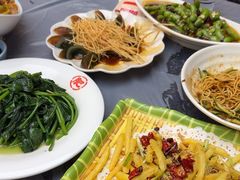 -肥肥虾庄·金牌油焖大虾(东湖欢乐谷店)
