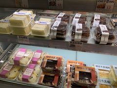 -金色麦甜糕点(面包.蛋糕.华苑店)