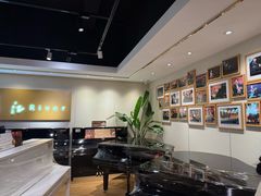 -柏斯音乐艺术中心·钢琴·吉他(上音店)