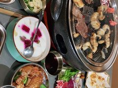 -围炉肉舍•炭烤活鳗•丹东海鲜烤肉(步行街店)