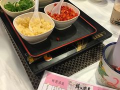 -鲜入围煮花胶鸡海鲜火锅