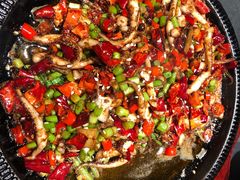 麻辣鱿鱼-鸽子侯·家宴·平价海鲜(市图书馆店)