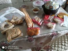 -红宝石·鲜奶小方·海派西点房(丰庄店)