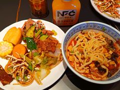 -涨巢·潮玩水疗局