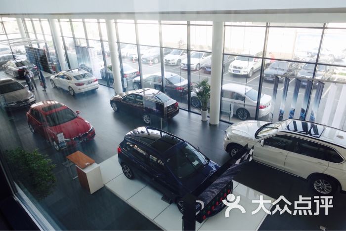 宝信行宝马4s店展厅图片 - 第1张