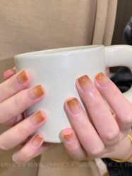 -花岐款式专研健康美甲沙龙