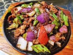 铁板牛肉-舌尖上的食缘花园主题餐厅