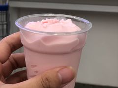 草莓酸奶冰淇淋-山姆美式餐吧(鼓楼店)