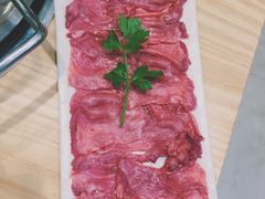 现切牛舌-为什么牛潮汕牛肉火锅(万胜广场店)