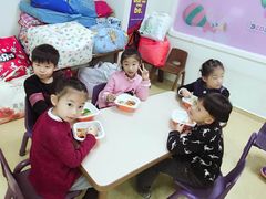 -瑞思少儿中心·少儿英语素养启蒙(勒泰直营校区)