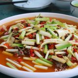 来吃老街兔 家的鲜锅兔咯