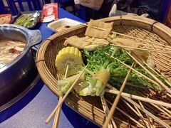 -马路边边麻辣烫串串火锅(体育西路店)