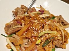干炒牛河-汤城小厨•粤菜•靓汤(苏州街店)