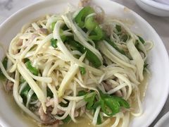 青椒茭白肉丝-扬州小吃(延安西路店)
