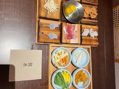 -银米·云南传统过桥米线(双廊黑金冠店)