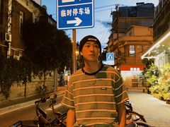 -溪岸路花鸟市场