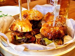 迷你汉堡-Twin Tails Brewpub双尾精酿餐吧(八坼店)