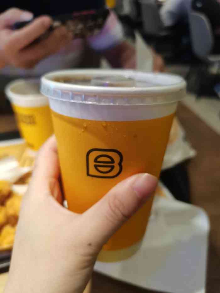 拳堡·非常汉堡(宝龙城市广场店)-"位置:在宝龙负一层卡溜街 里面一排