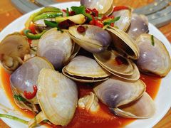 -三亚火车头万人海鲜广场