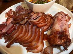 酱肘子-古道村落(温汤店)