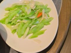 -吴越荣记苏州菜·松鼠桂鱼100%活鱼现做(斜塘老街店)