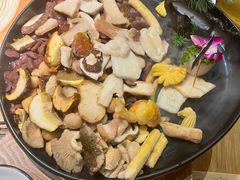 -一朵菌·野生菌探索家火锅(南亚店)