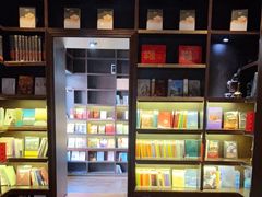 -钟书阁(松江泰晤士小镇店)