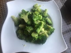 -红栌温泉山庄生态美食餐厅