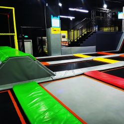 -蹦贝运动中心·蹦床·攀岩·闯关(龙岗店)