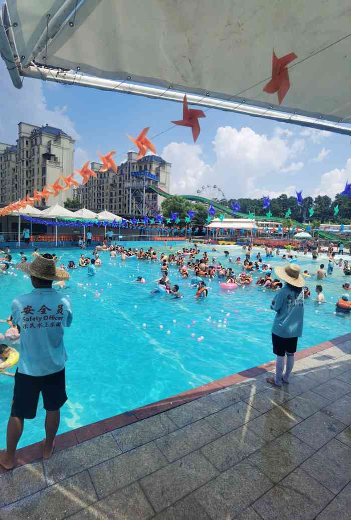 长沙乐民水上乐园-"不错…虽然优惠不太多但还是不错…孩子们都.