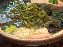 -有红鸡毛店·川菜(建设路店)