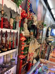 -灵彩珠宝(朗香街店)