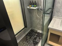 -欧辰国际酒店(重庆欢乐谷轻轨站店)