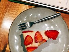 草莓椰子蛋糕-Wagas沃歌斯(大学路店)