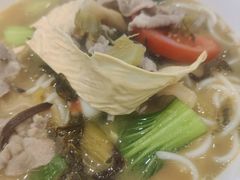 -蒙自源米线大王(花园城商场店)