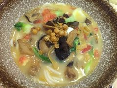 -蒙自源过桥米线(红谷滩万达店)