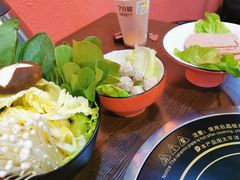 -虾弄弄海派小龙虾·牛羊蝎子火锅