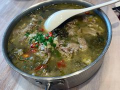 酸汤肥牛煲-皇朝海鲜酒店