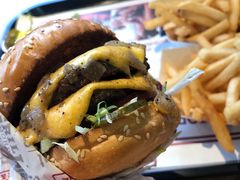 -The Habit Burger Grill 哈比特汉堡(复兴soho店)