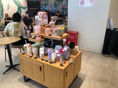 零售区-星巴克臻选(上海淮海百盛购物中心店)