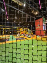 -蹦蹦跳跳(新奥购物中心店)