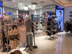 -Embry Form(上海久光中心店)