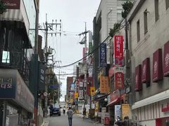 -梨大女人街