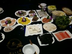 -唯爱KTV聚会餐厅(仙林东城汇店)