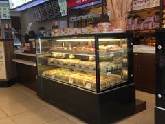 面包甜点陈列柜-红宝石·鲜奶小方·海派西点房(丰庄店)