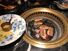 -山川小町·极番烧肉(新地假日广场店)