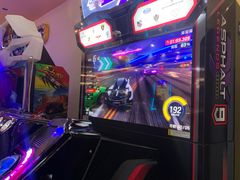 -爱玩嘉年华(龙湖杭州金沙天街店)