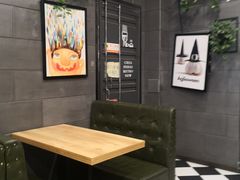 卡座-愉肴麻辣香锅(中山路店)