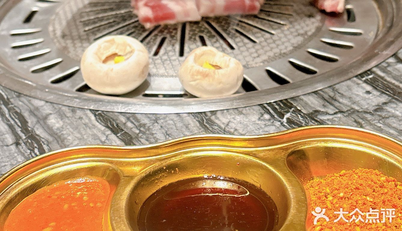 烤肉配石锅拌饭