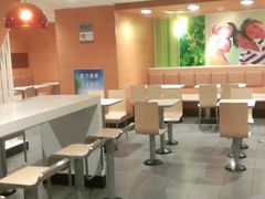 大堂-麦当劳(北京南站店)
